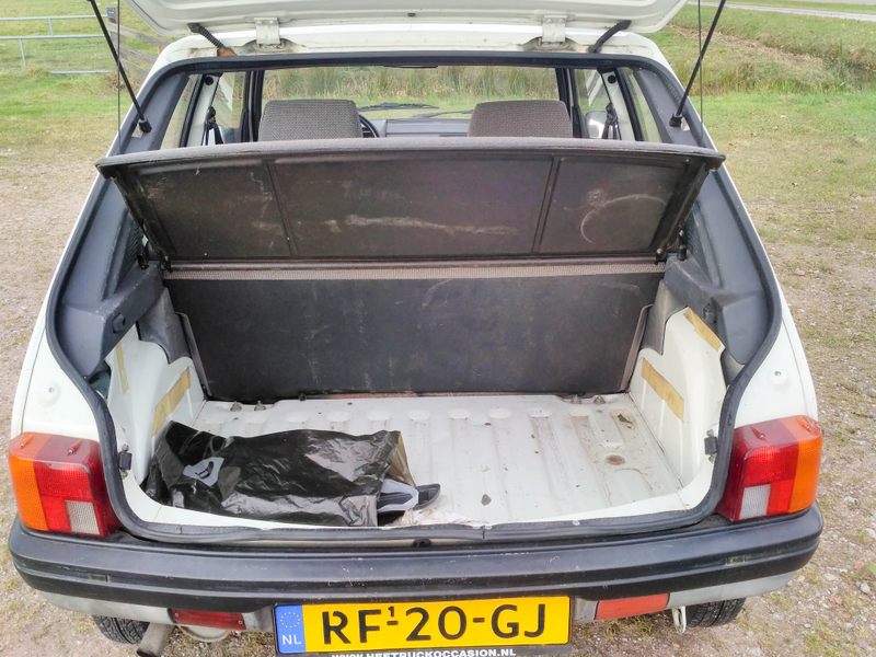 Illustration for article titled How much 'youngtimer'/fun can you have for €300? Review!